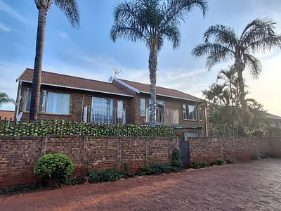 2 Bedroom Townhouse For Sale in Pretoria - kjOu.webp