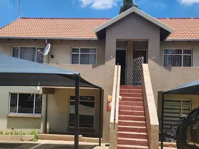 2 Bedroom Townhouse For Sale in Johannesburg - KbYk.webp