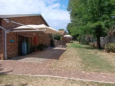 3 Bedroom Townhouse For Sale in Alberton - 8DP2.webp