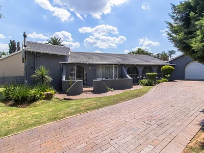 3 Bedroom House For Sale in Alberton - UMzC.webp