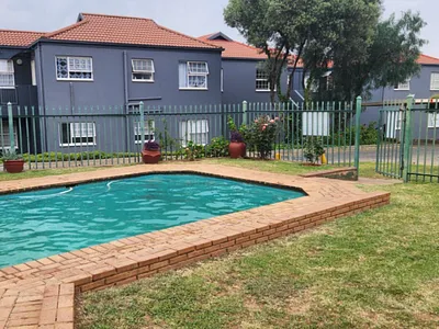 2 Bedroom House For Sale in Johannesburg - DRgw.webp