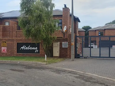 3 Bedroom Townhouse For Sale in Alberton - Sb1Q.webp