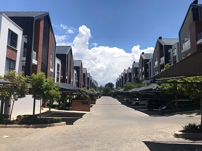 3 Bedroom Apartment For Sale in Johannesburg - gV5v.webp