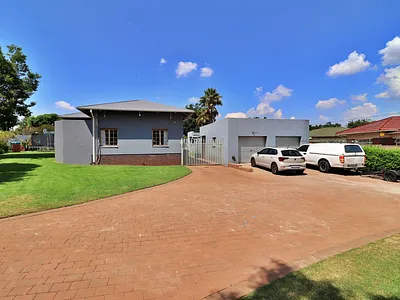 4 Bedroom House For Sale in Germiston - zgaB.webp