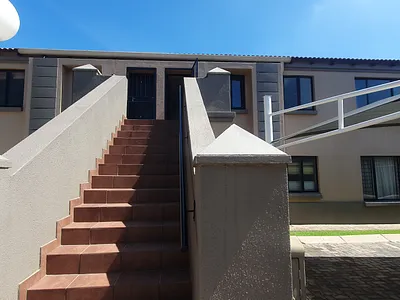 3 Bedroom Townhouse For Sale in Alberton - 5NXy.webp