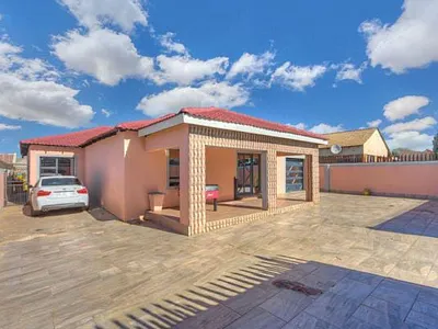 3 Bedroom House For Sale in Johannesburg - 9OrK.webp