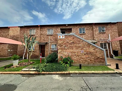 2 Bedroom Townhouse For Sale in Johannesburg - Ihfv.webp