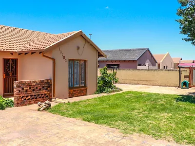 2 Bedroom House To Rent in Alberton - XUh3.webp
