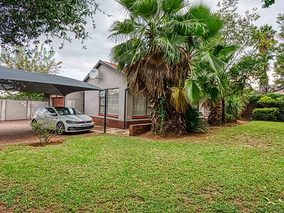 5 Bedroom House For Sale in Johannesburg - 3Zp9.webp