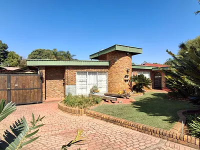7 Bedroom House For Sale in Pretoria - zUPp.webp