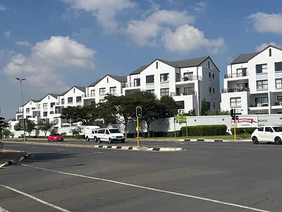 2 Bedroom Apartment For Sale in Edenvale - iPm0.webp