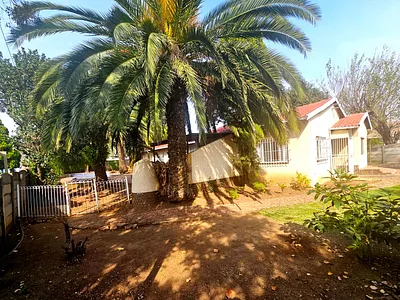4 Bedroom House For Sale in Alberton - fO8s.webp