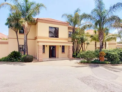 4 Bedroom Townhouse For Sale in Vaal Marina - XQQB.webp