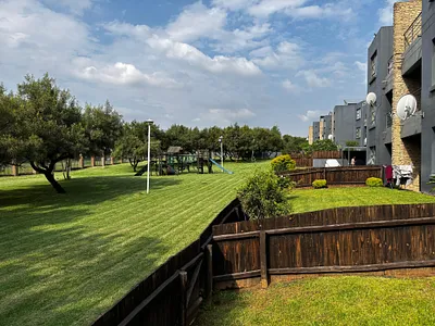 2 Bedroom Townhouse For Sale in Edenvale - 9CtR.webp