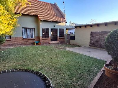 3 Bedroom Townhouse For Sale in Pretoria - jhRK.webp