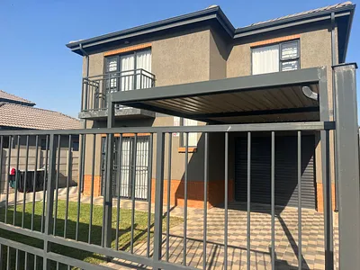 4 Bedroom House For Sale in Leopard's Rest Security Estate, Alberton - GdOK.webp