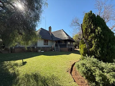 4 Bedroom House For Sale in Vaal Marina - PEYj.webp