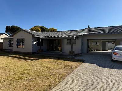 4 Bedroom House For Sale in Alberton - iRe8.webp