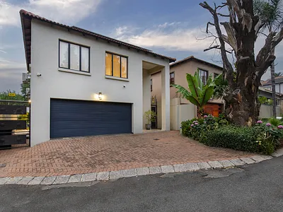 3 Bedroom Townhouse For Sale in Bedfordview - ol8p.webp