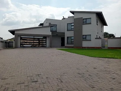 4 Bedroom House For Sale in Brakpan - z9Sk.webp