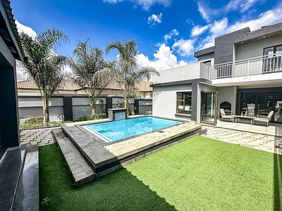 4 Bedroom House For Sale in Brakpan - bDzK.webp