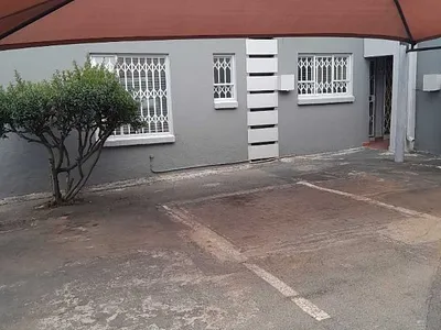 3 Bedroom Apartment For Sale in Johannesburg - img