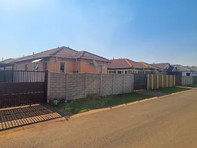 3 Bedroom House For Sale in Leopard's Rest Security Estate, Alberton - img