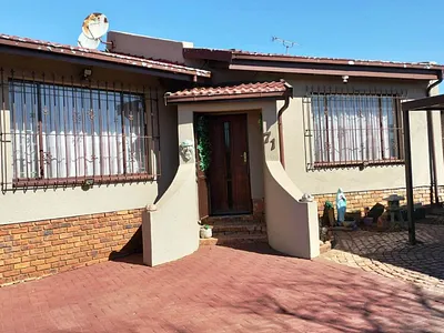 3 Bedroom House For Sale in Johannesburg - S72a.webp