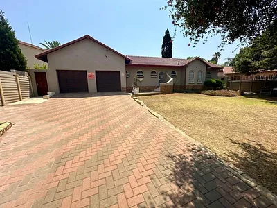 3 Bedroom House For Sale in Johannesburg - IqQi.webp
