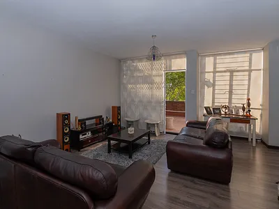 2 Bedroom Apartment For Sale in Bedfordview - 6R0j.webp