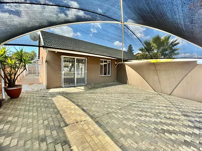 1 Bedroom Apartment To Rent in Alberton - img