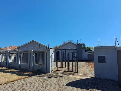 3 Bedroom House For Sale in Alberton - xOXQ.webp