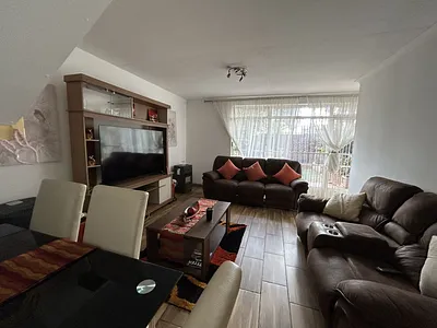 3 Bedroom Townhouse For Sale in Bedfordview - pT2E.webp
