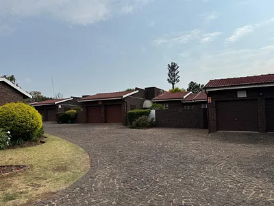 3 Bedroom Townhouse For Sale in Alberton - H9f3.webp