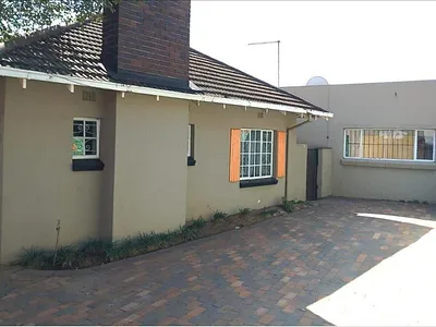 3 Bedroom House For Sale in Johannesburg - vNSb.webp