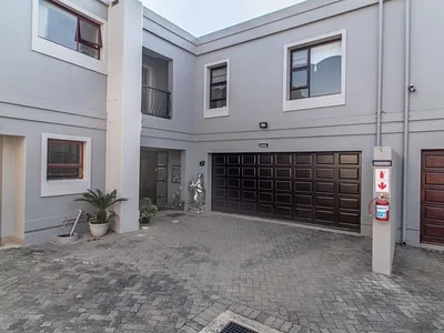 3 Bedroom Townhouse For Sale in Bedfordview - MYDa.webp