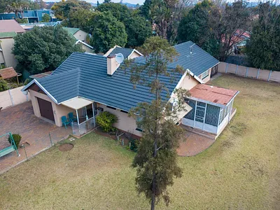 3 Bedroom House For Sale in Kempton Park - 6fPy.webp