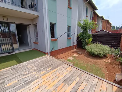 3 Bedroom Townhouse For Sale in Alberton - 2hpP.webp