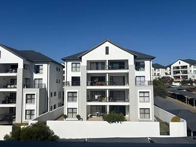 2 Bedroom Apartment For Sale in Edenvale - IjDx.webp