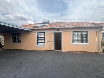 3 Bedroom House For Sale in Leopard's Rest Security Estate, Alberton - ut5b.webp