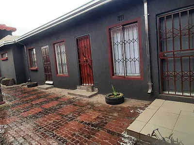 3 Bedroom House For Sale in Katlehong - kVxi.webp