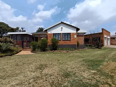 3 Bedroom House For Sale in Alberton - qYUT.webp
