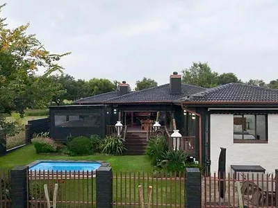 4 Bedroom House For Sale in Vaal Marina - k1jj.webp