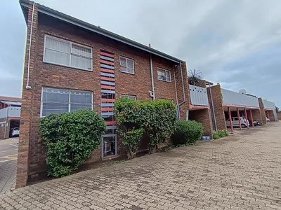 3 Bedroom Apartment For Sale in Alberton - T68g.webp
