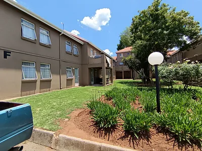 2 Bedroom Apartment For Sale in Alberton - atxj.webp
