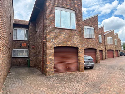 3 Bedroom Apartment For Sale in Alberton - vSSn.webp