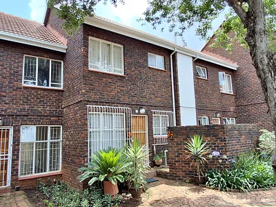 2 Bedroom Townhouse For Sale in Pretoria - Jg6Y.webp