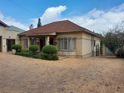 3 Bedroom House For Sale in Johannesburg - BXhR.webp
