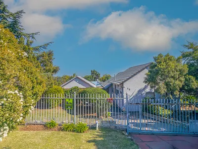 4 Bedroom House For Sale in Kempton Park - bBvN.webp