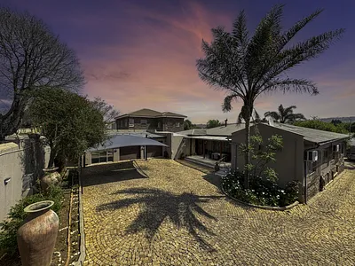 8 Bedroom House For Sale in Johannesburg - 1mj5.webp